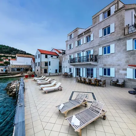 Sunset Water Apartman Vis